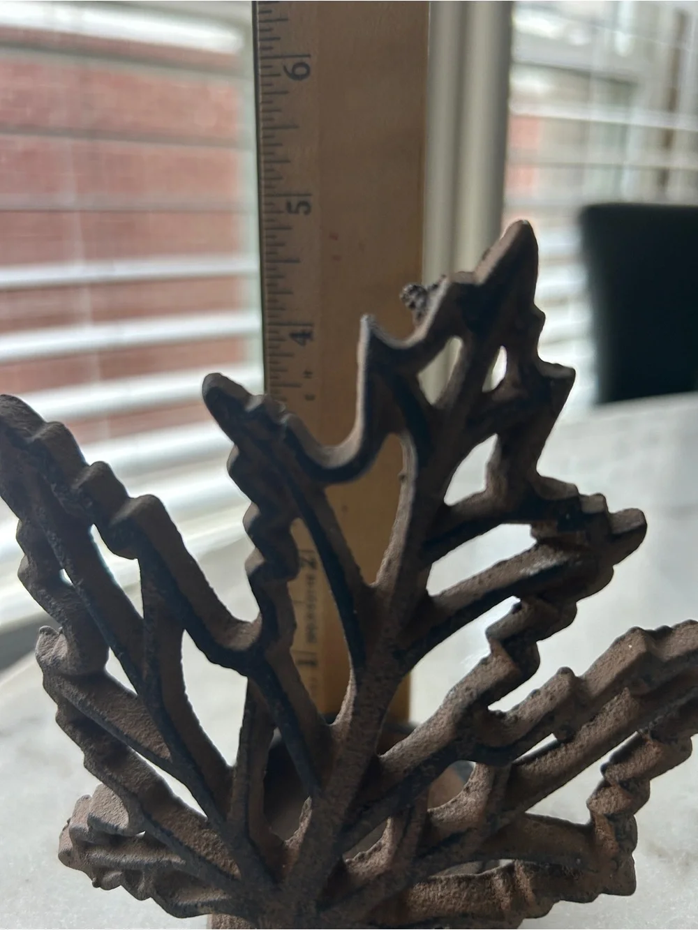 Rustic Cast Iron Maple Leaf Tealight Holder Décor - Brown